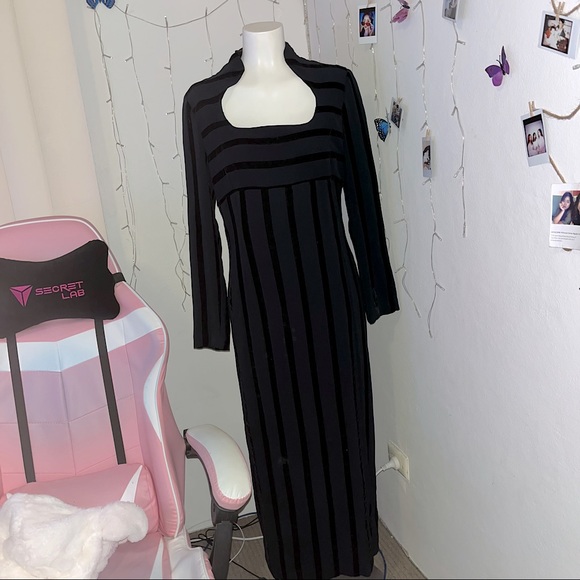 Black long sleeve maxi dress - Picture 3 of 8